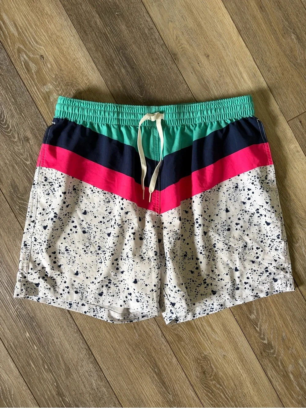 Chubbies “The Aquatic Libations” Men’s Swim Trunks